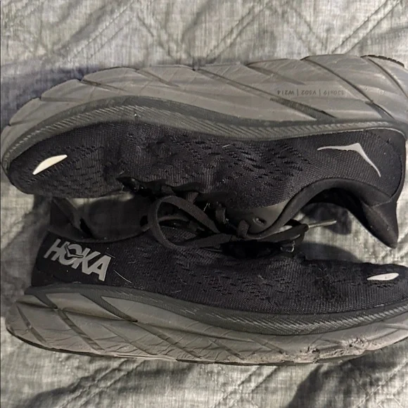 Women’s Hoka Clifton 8 Black/black Size 6.5 B - Picture 1 of 4
